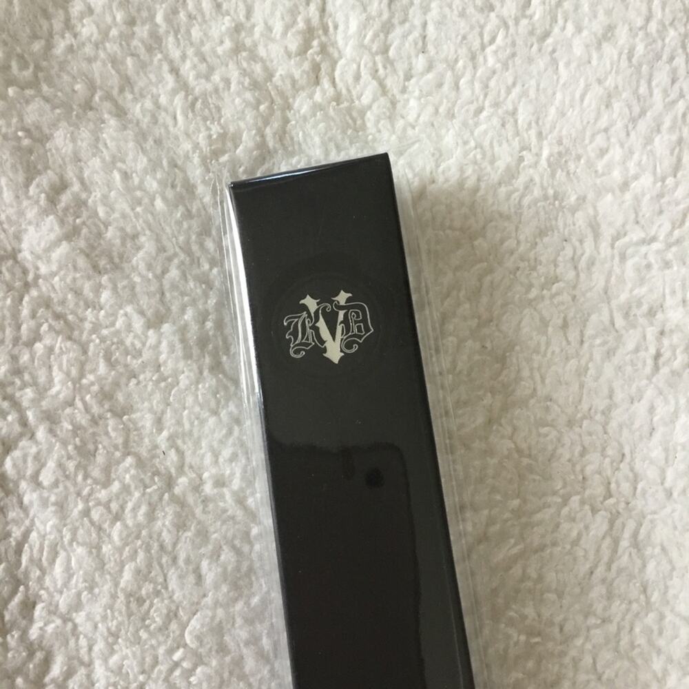 Kat Von D Lock-It Edge Concealer Black Brush - Picture 2 of 15